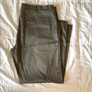Men’s Dockers flat front khakis. Grey color.